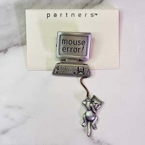 Vintage 90s Pewter Novelty Dangle Pin Brooch Mouse Error Cat Computer Pun